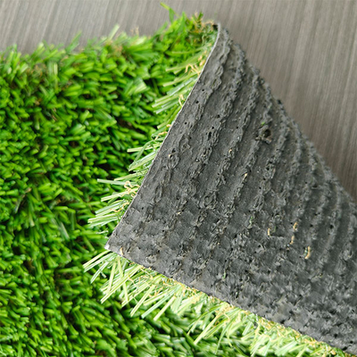 30mm 人工緑草 敷設と装飾用 明るい色と強い裏付けの粘着性