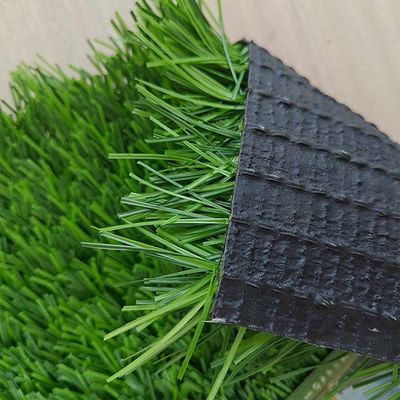 パーソナライズされた 40mm スタイルの高さ リサイクルされたプラスチック 人工芝生 スポーツイベントや保守が少ないスペース